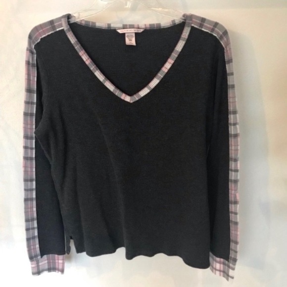 Victoria’s Secret Long Sleeve V-Neck Thermal Top - Picture 7 of 8